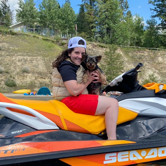 Meet your Posher, Carmen - Picture 2 of 2